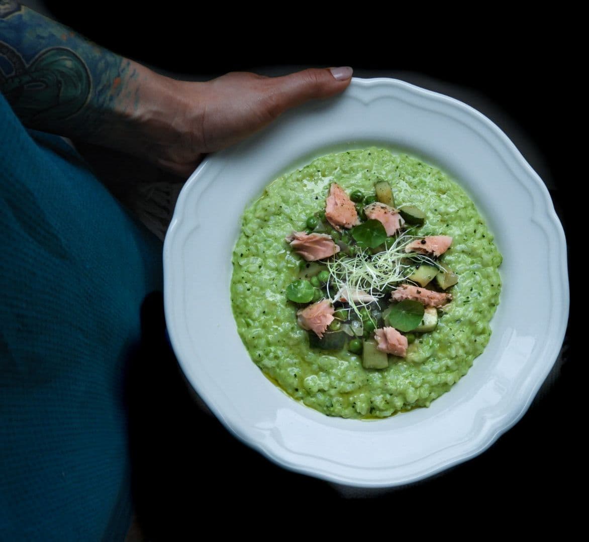 Cuketovo-hráškové risotto s lososom